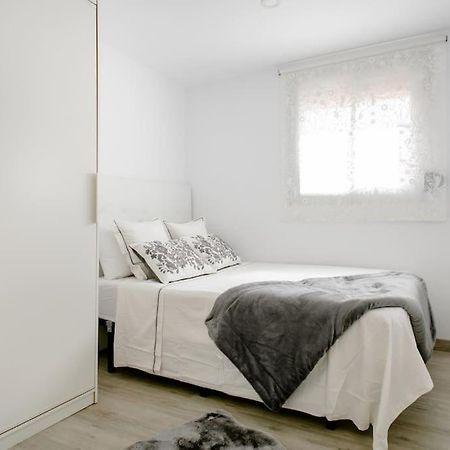 Habitaciones Bonitas Y Comodas L'Hospitalet de Llobregat Exteriör bild