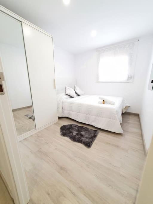 Habitaciones Bonitas Y Comodas L'Hospitalet de Llobregat Exteriör bild
