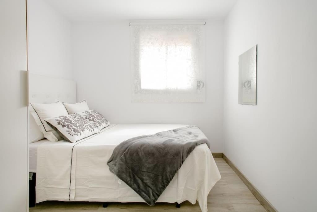 Habitaciones Bonitas Y Comodas L'Hospitalet de Llobregat Exteriör bild