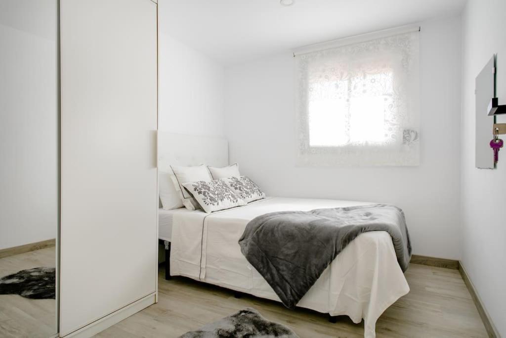 Habitaciones Bonitas Y Comodas L'Hospitalet de Llobregat Exteriör bild